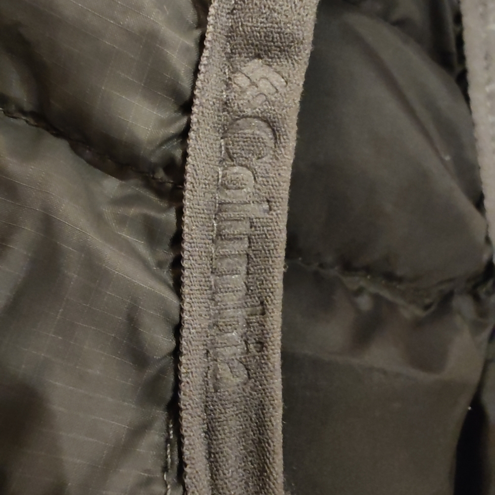 Columbia Woman's Full Zip Light Weight Puffer Vest Size Medium Black And Gray - Picture 10 of 10